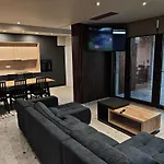 Under The Rocks Luxury *
