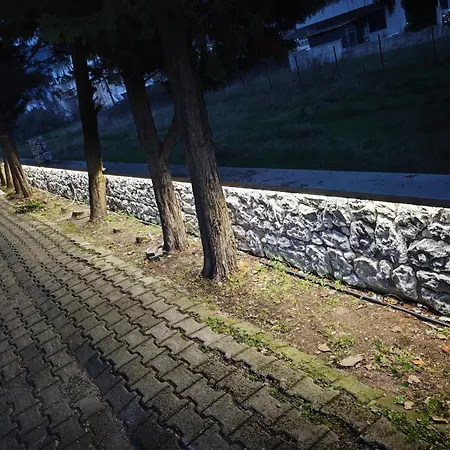 Апартаменты Under The Rocks Luxury *