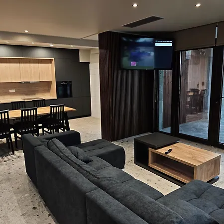 Under The Rocks Luxury *