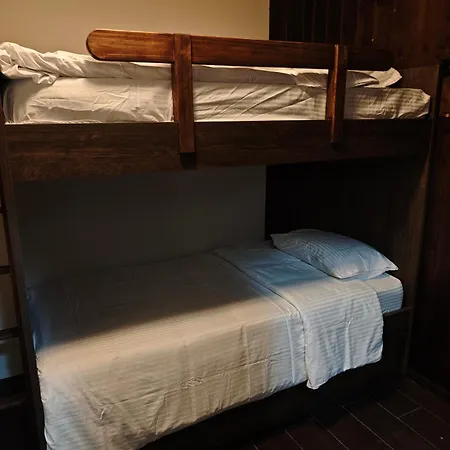 Under The Rocks Luxury Калампака