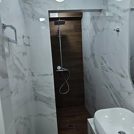 Апартаменты Under The Rocks Luxury *