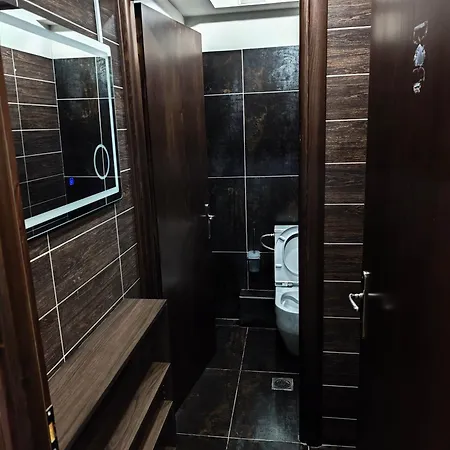 Under The Rocks Luxury Апартаменты