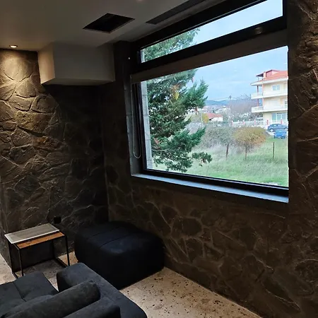 Under The Rocks Luxury