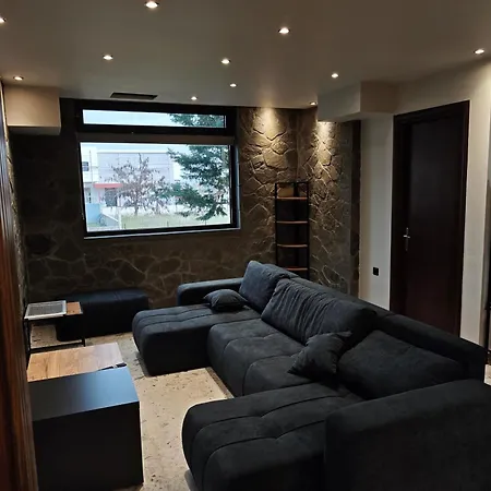 Апартаменты Under The Rocks Luxury *