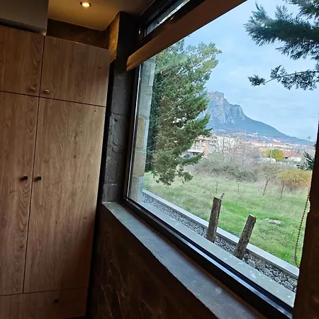 Апартаменты Under The Rocks Luxury *