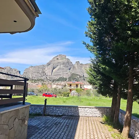 Under The Rocks Luxury Kalambaka