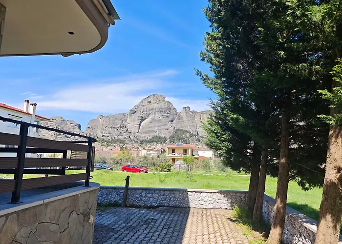 Under The Rocks Luxury Kalambaka